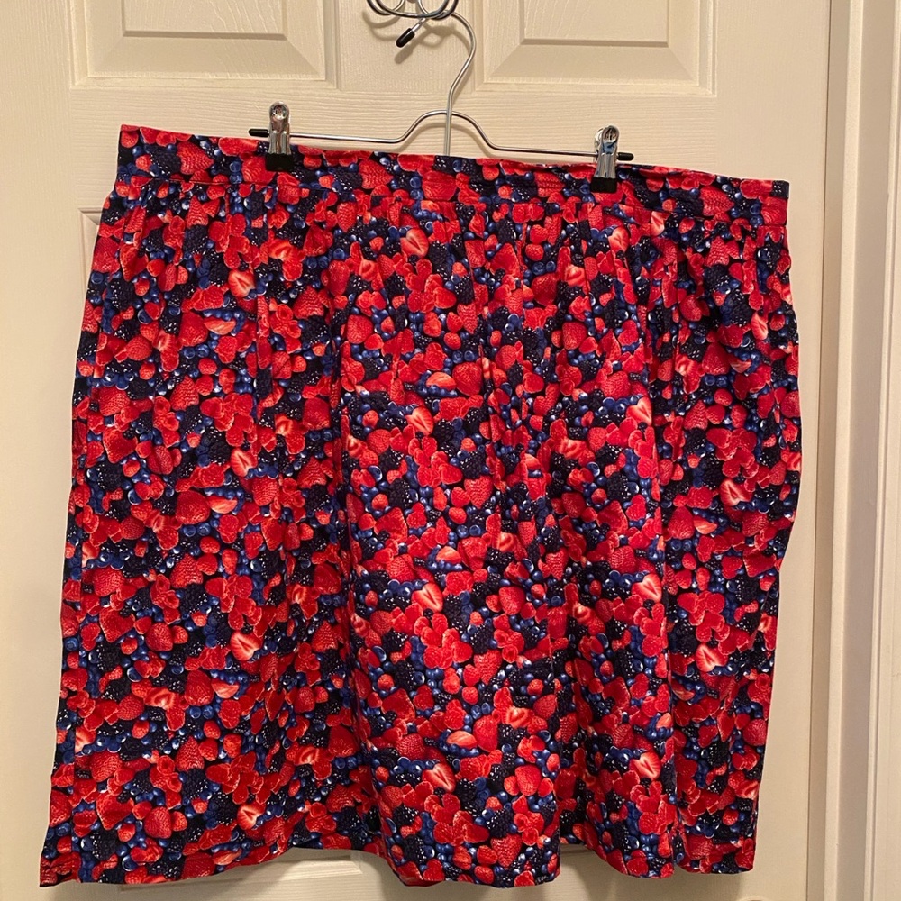 EUC Bea & Dot by Modcloth 3X photo realistic berry print Skirt